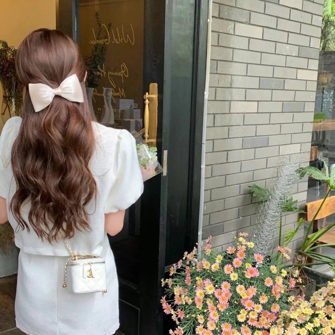 女警出更